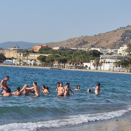 Loft Magna Grecia Reggio Calabria Centro Storico A 3 Minuti A Piedi Dal Mare Daire Dış mekan fotoğraf