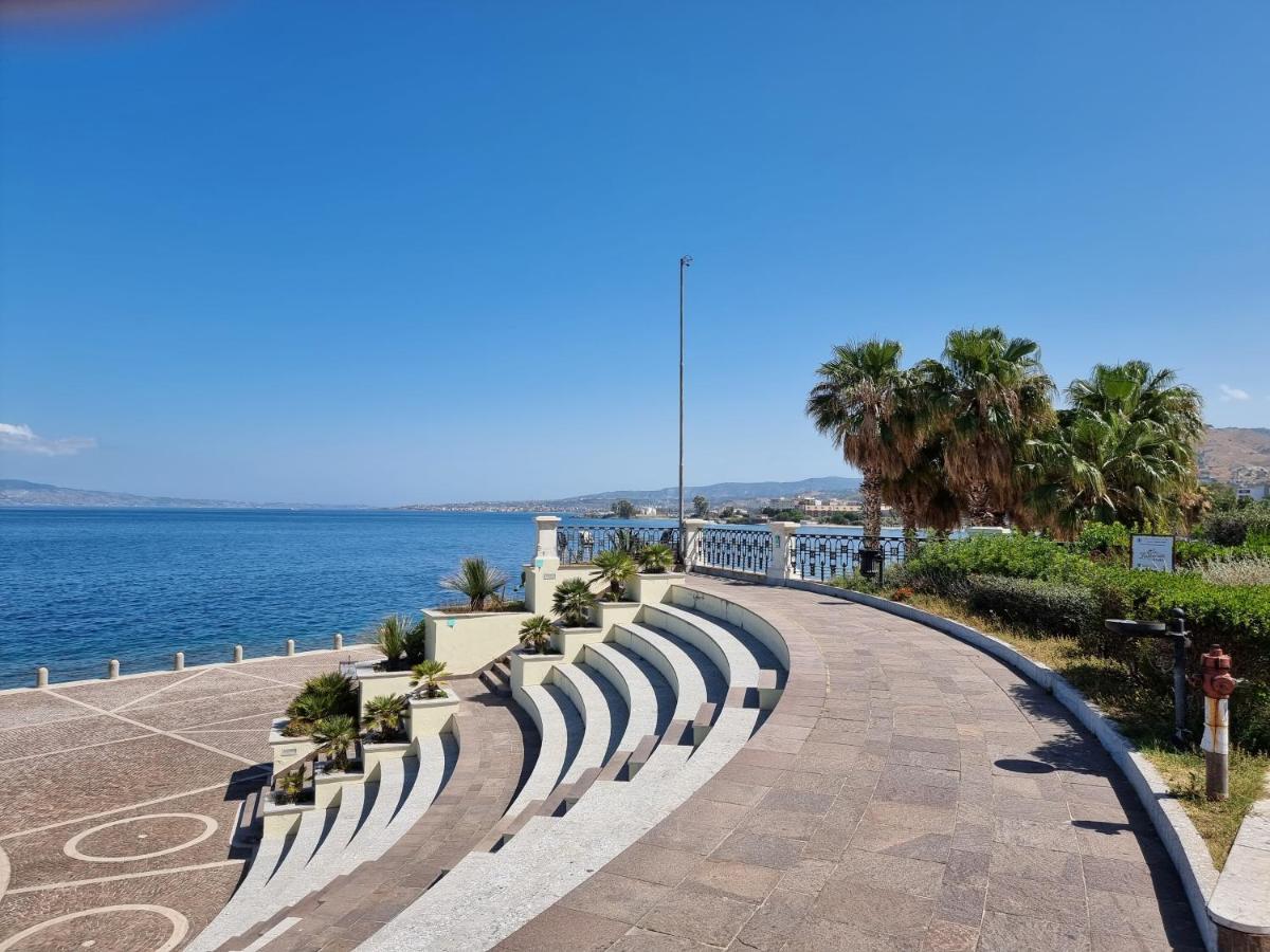 Loft Magna Grecia Reggio Calabria Centro Storico A 3 Minuti A Piedi Dal Mare Daire Dış mekan fotoğraf