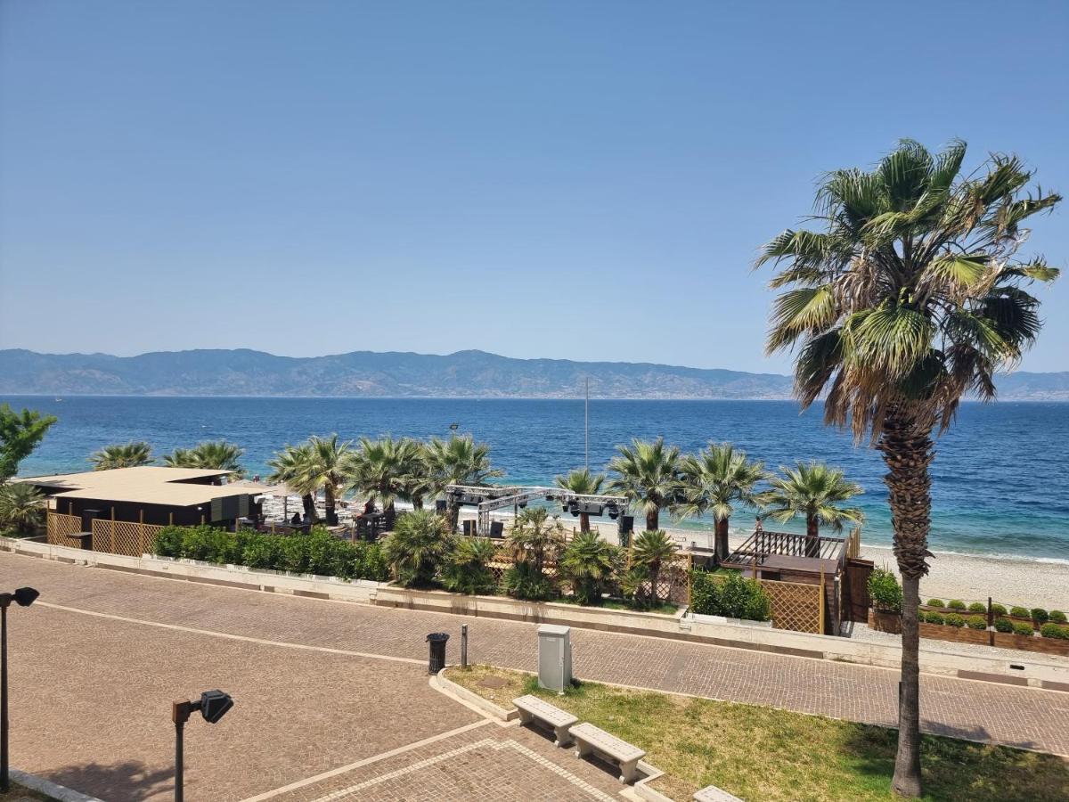 Loft Magna Grecia Reggio Calabria Centro Storico A 3 Minuti A Piedi Dal Mare Daire Dış mekan fotoğraf