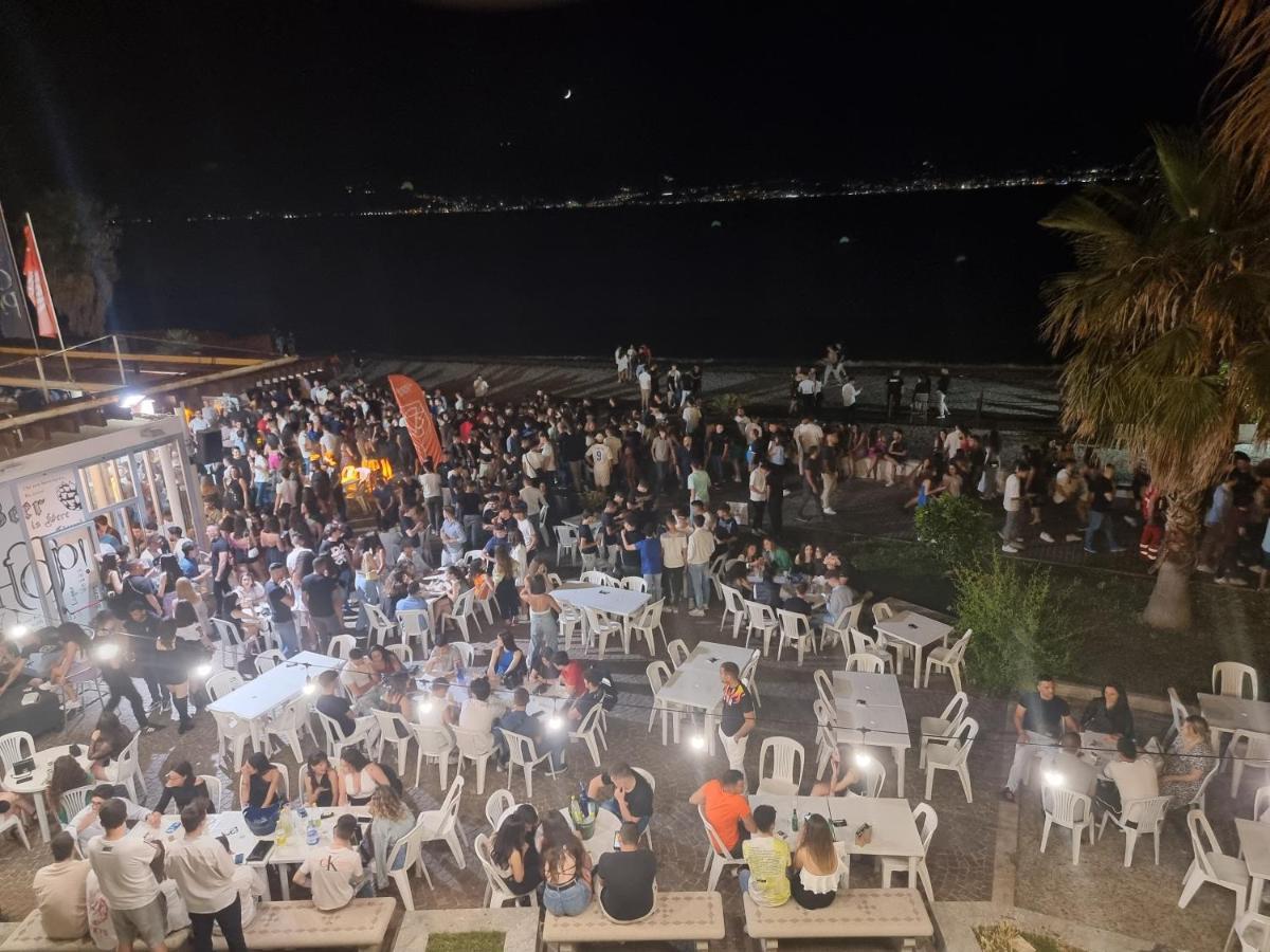 Loft Magna Grecia Reggio Calabria Centro Storico A 3 Minuti A Piedi Dal Mare Daire Dış mekan fotoğraf