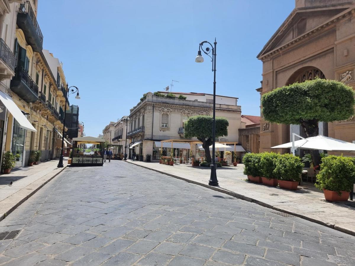 Loft Magna Grecia Reggio Calabria Centro Storico A 3 Minuti A Piedi Dal Mare Daire Dış mekan fotoğraf