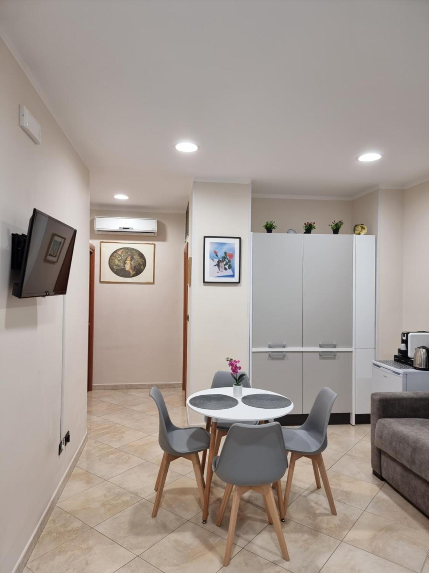 Loft Magna Grecia Reggio Calabria Centro Storico A 3 Minuti A Piedi Dal Mare Daire Dış mekan fotoğraf