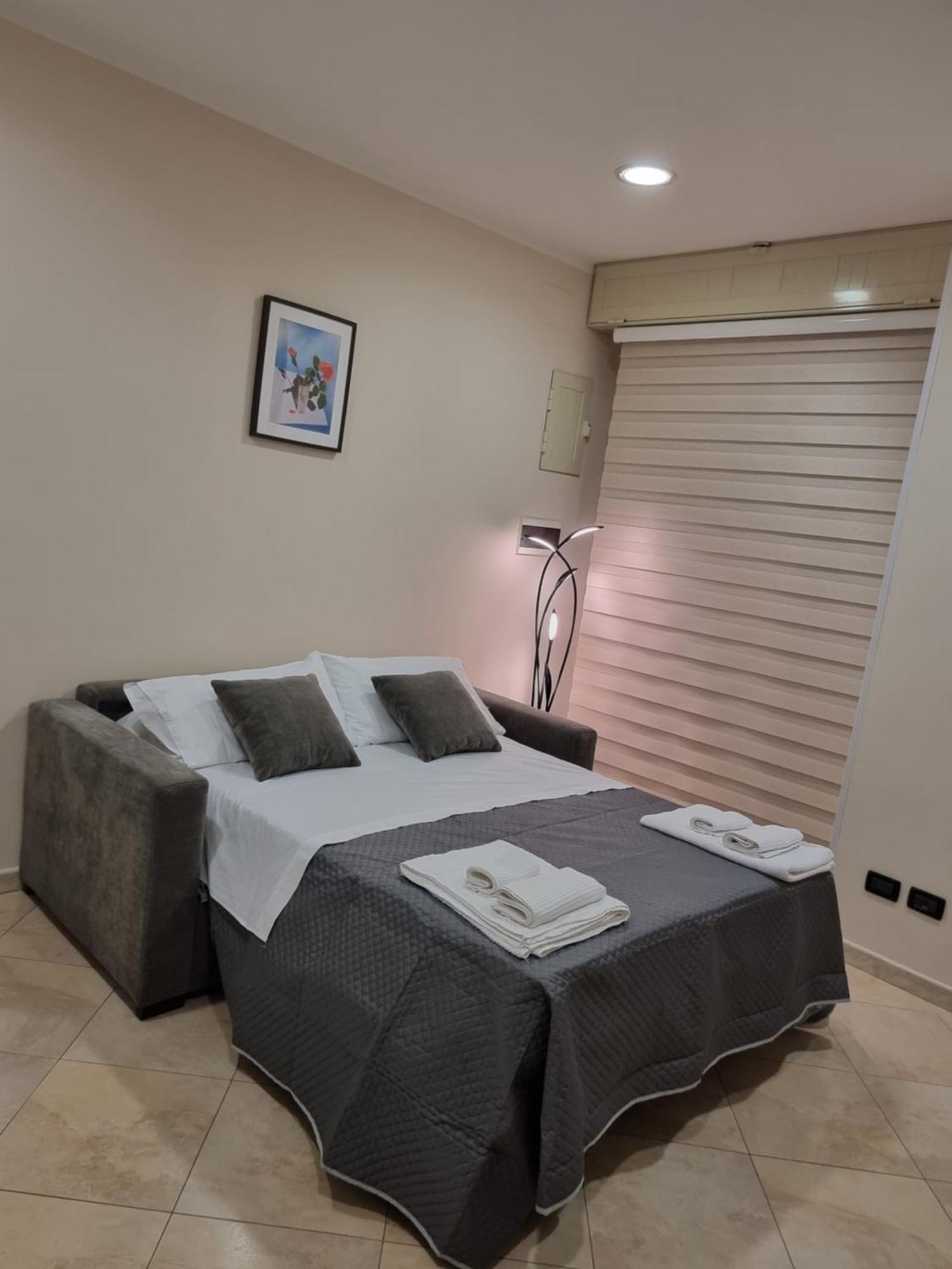 Loft Magna Grecia Reggio Calabria Centro Storico A 3 Minuti A Piedi Dal Mare Daire Dış mekan fotoğraf